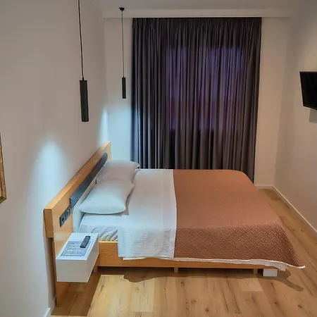 酒店 Kalpazo 地拉那