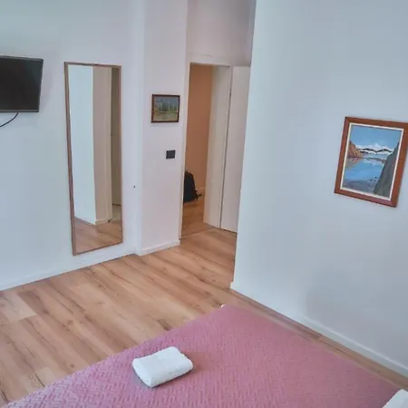 酒店 Kalpazo 地拉那