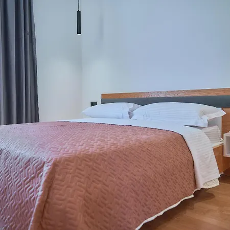 The Nook Boutique 3* Τίρανα