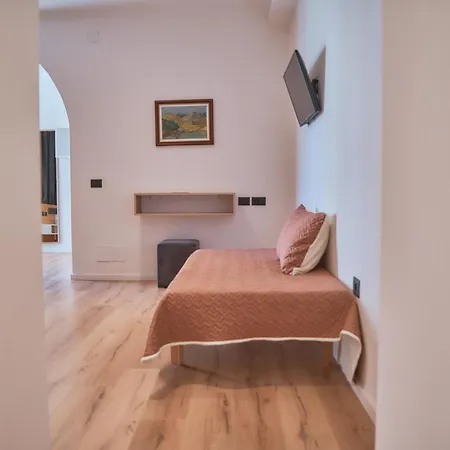 Ξενοδοχείο The Nook Boutique Τίρανα