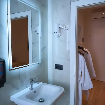 Ξενοδοχείο The Nook Boutique 3*