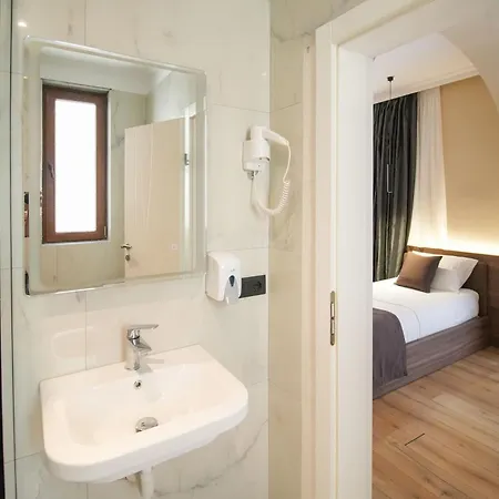 Velor Boutique 3*